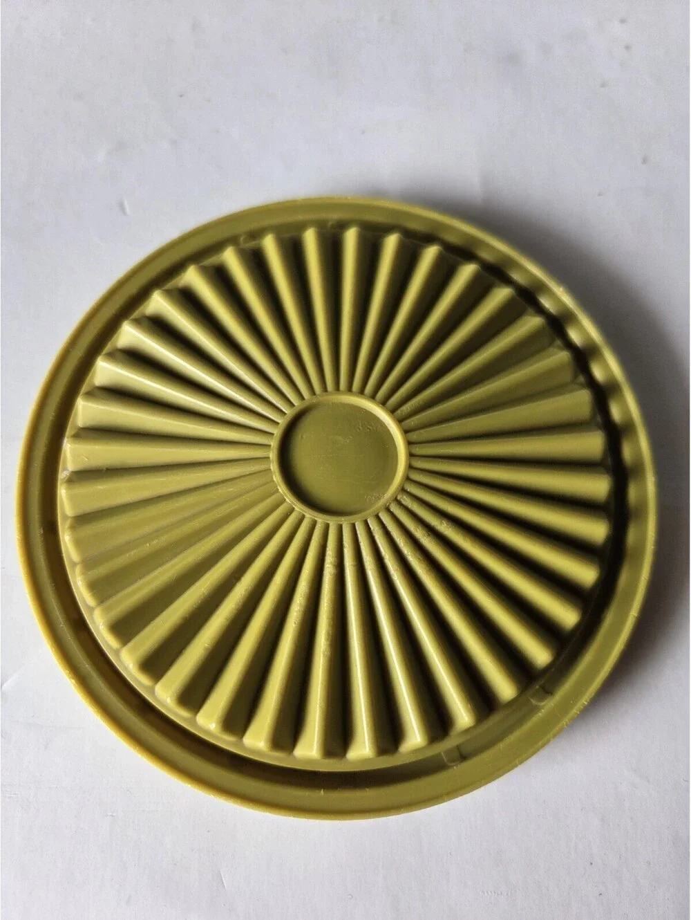 Vintage Tupperware Green Replacement Round Lid # 812 - 55 SG2